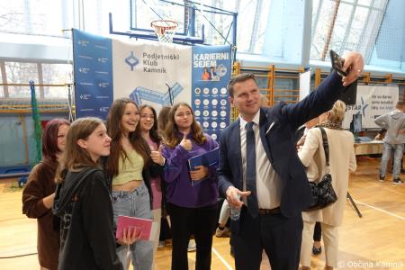 Karierna priložnost te čaka v Kamniku (34)